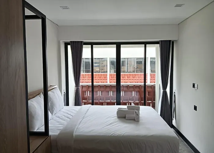 アパート Alzeto Coliving