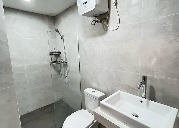 アパート Alzeto Coliving